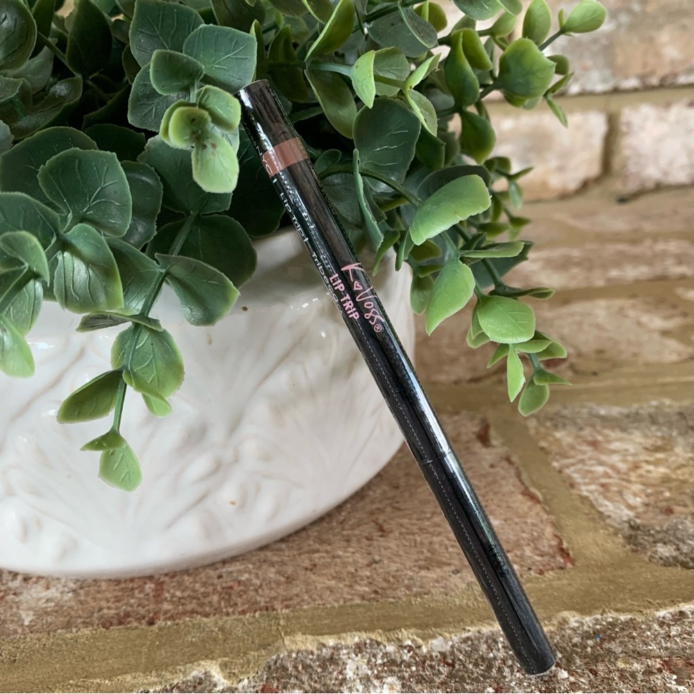 ✨$8✨ K💗Voss | LIP TRIP Lip Liner | Tribecca
